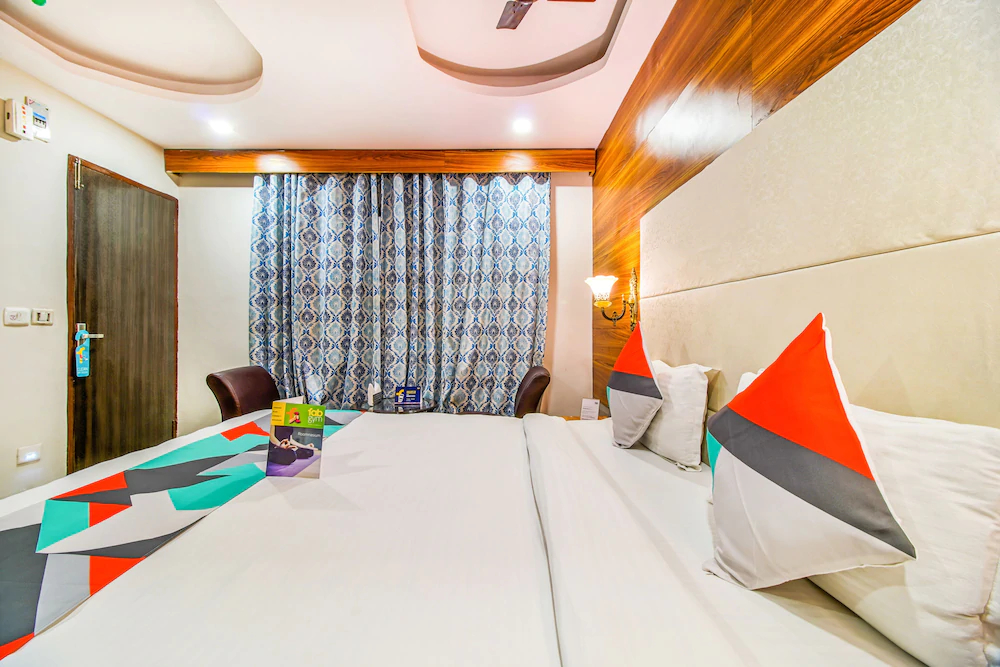 Grand Inn by Fab Hotels