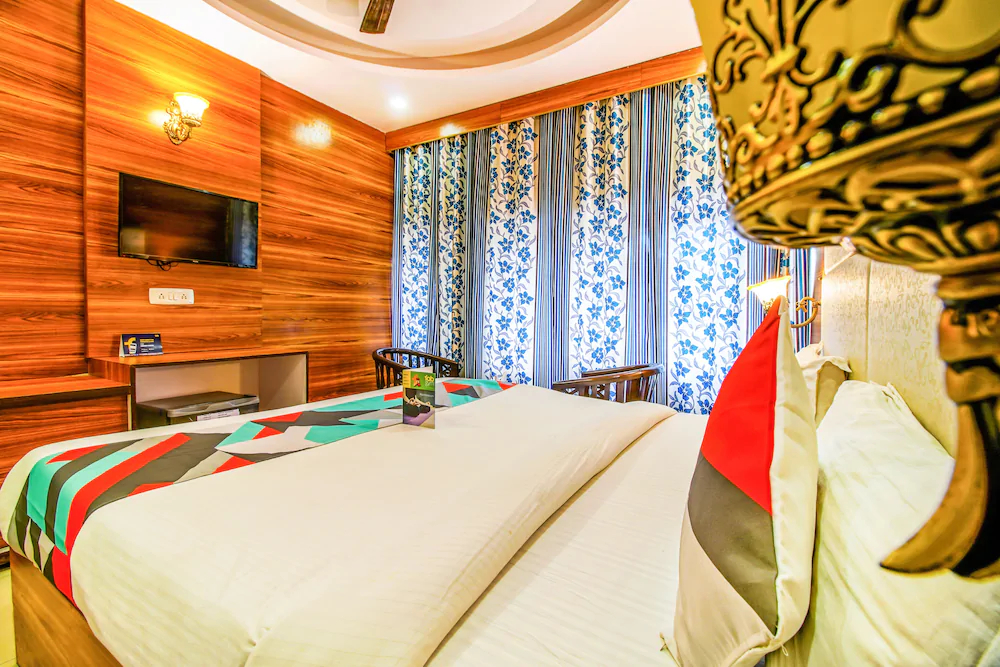 Grand Inn by Fab Hotels