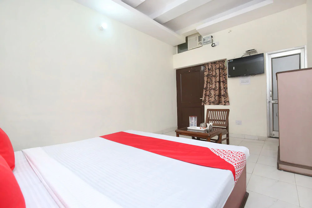 Hotel Dream Palace 45 by OYO Rooms