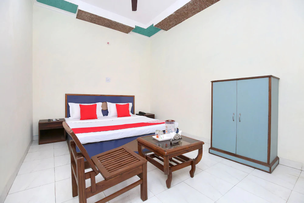 Hotel Dream Palace 45 by OYO Rooms