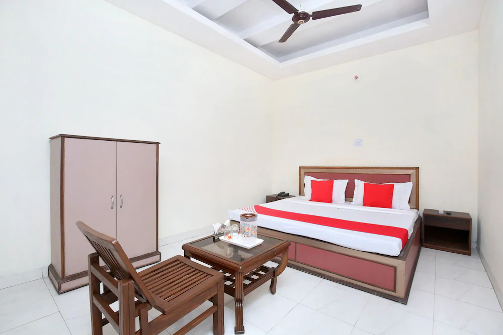 Hotel Dream Palace 45 by OYO Rooms