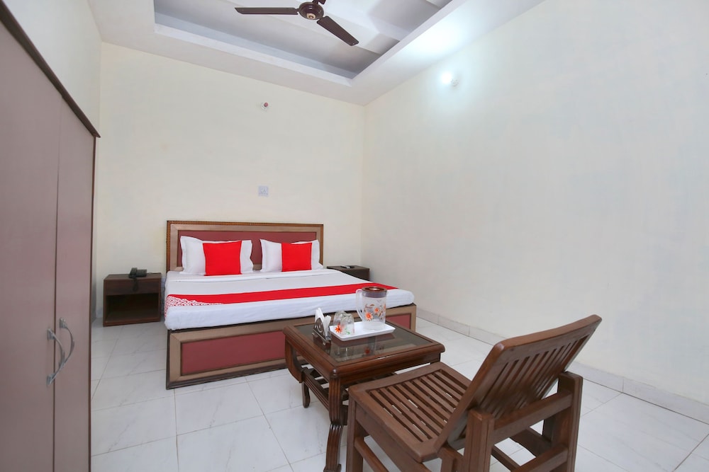 Hotel Dream Palace 45 by OYO Rooms