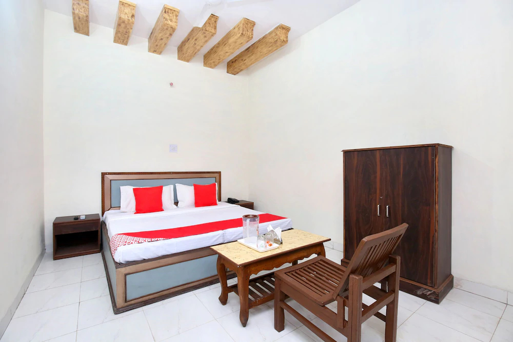 Hotel Dream Palace 45 by OYO Rooms