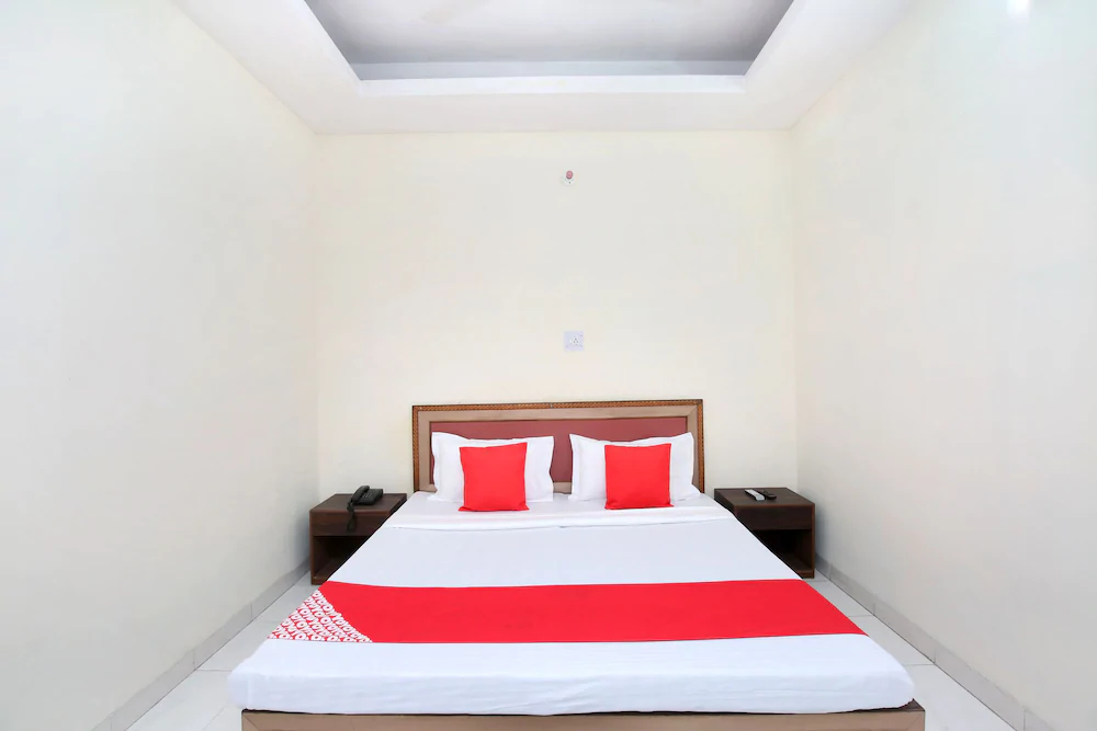 Hotel Dream Palace 45 by OYO Rooms