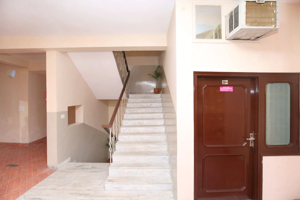 Hotel Dream Palace 45 by OYO Rooms