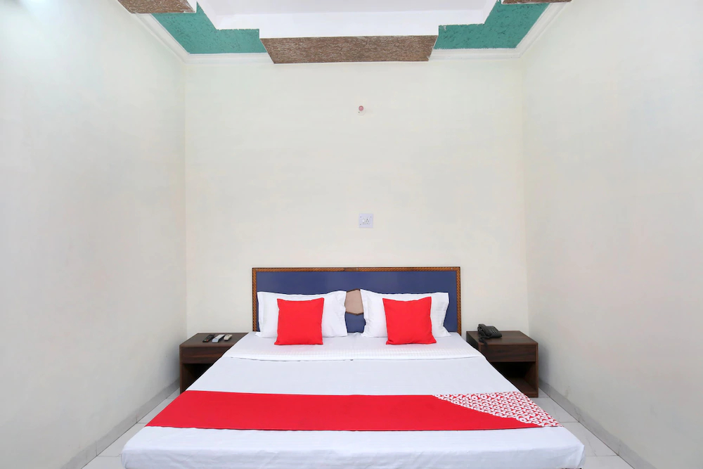 Hotel Dream Palace 45 by OYO Rooms