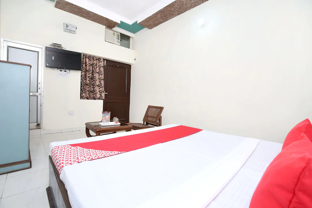 Hotel Dream Palace 45 by OYO Rooms