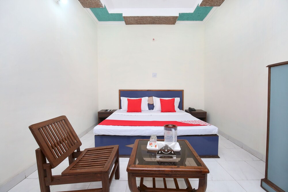 Hotel Dream Palace 45 by OYO Rooms
