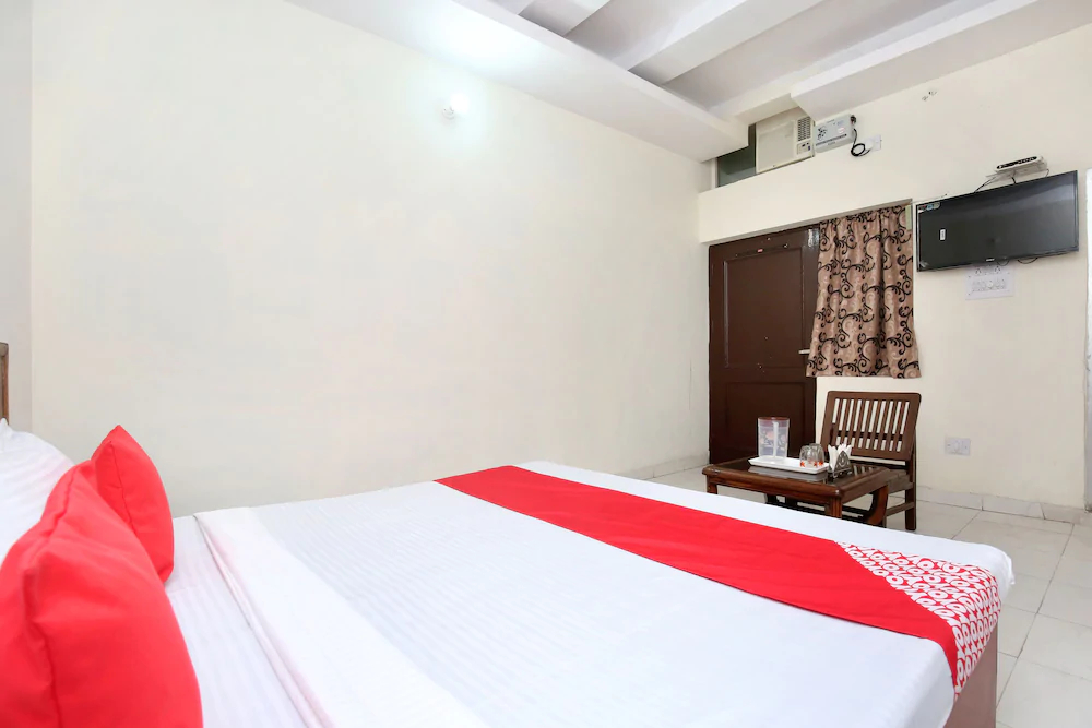 Hotel Dream Palace 45 by OYO Rooms