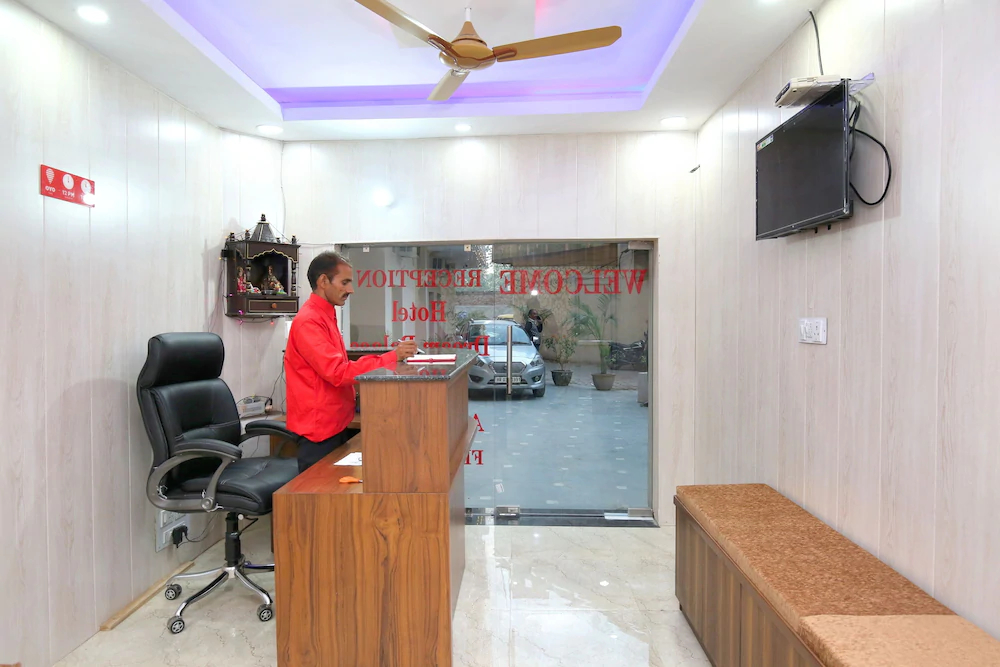 Hotel Dream Palace 45 by OYO Rooms