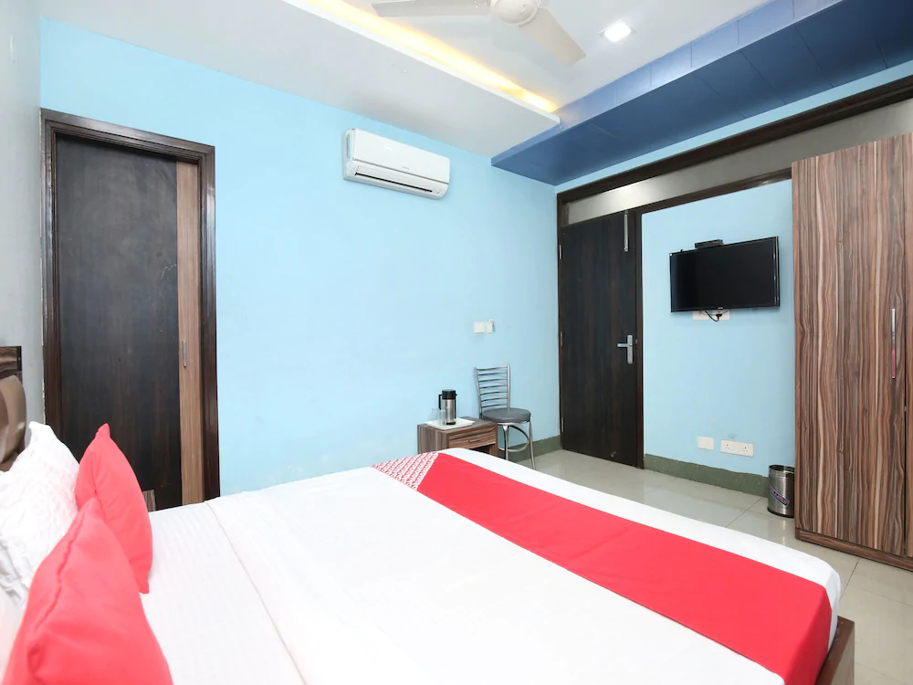 Hotel Ess Pee Grand