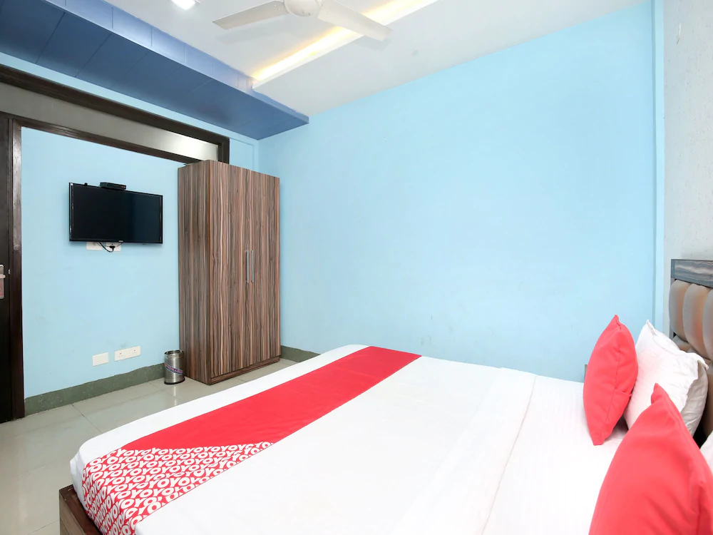 Hotel Ess Pee Grand