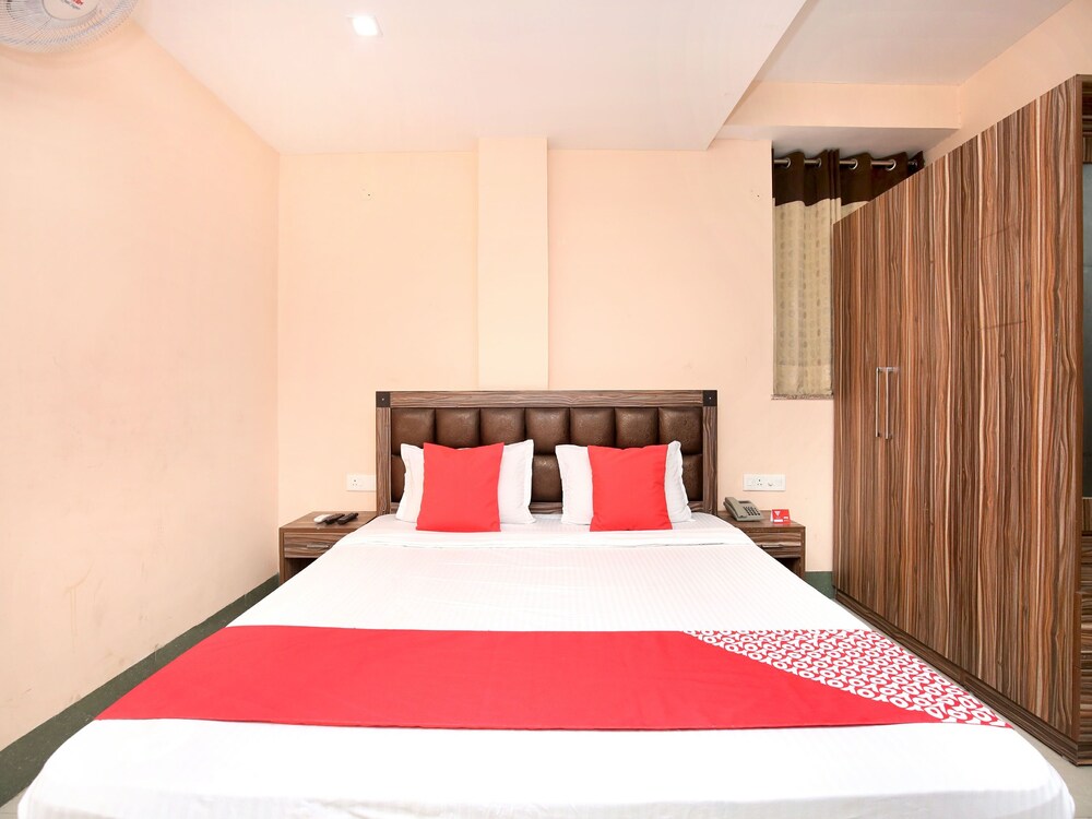 Hotel Ess Pee Grand