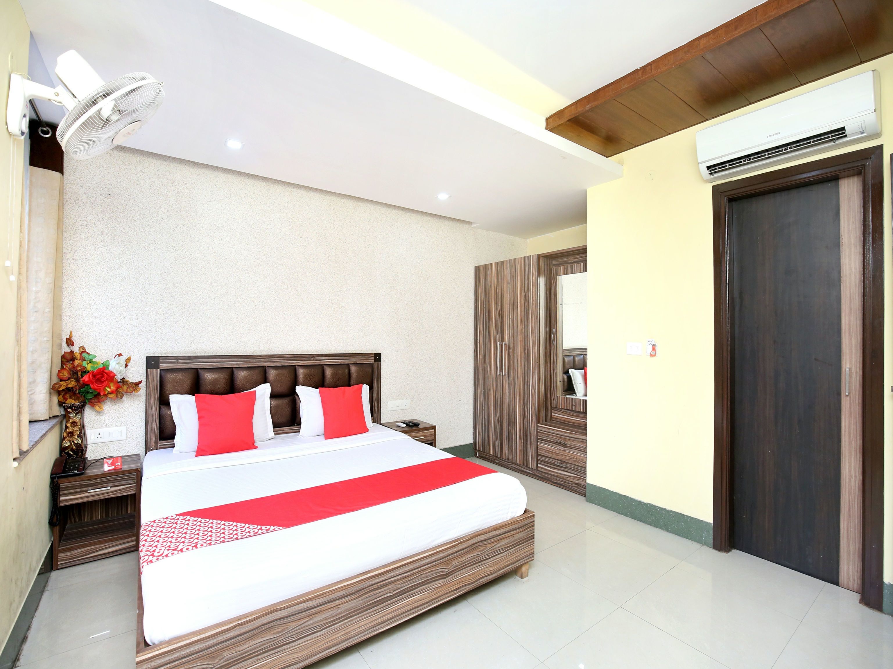 Hotel Ess Pee Grand by OYO