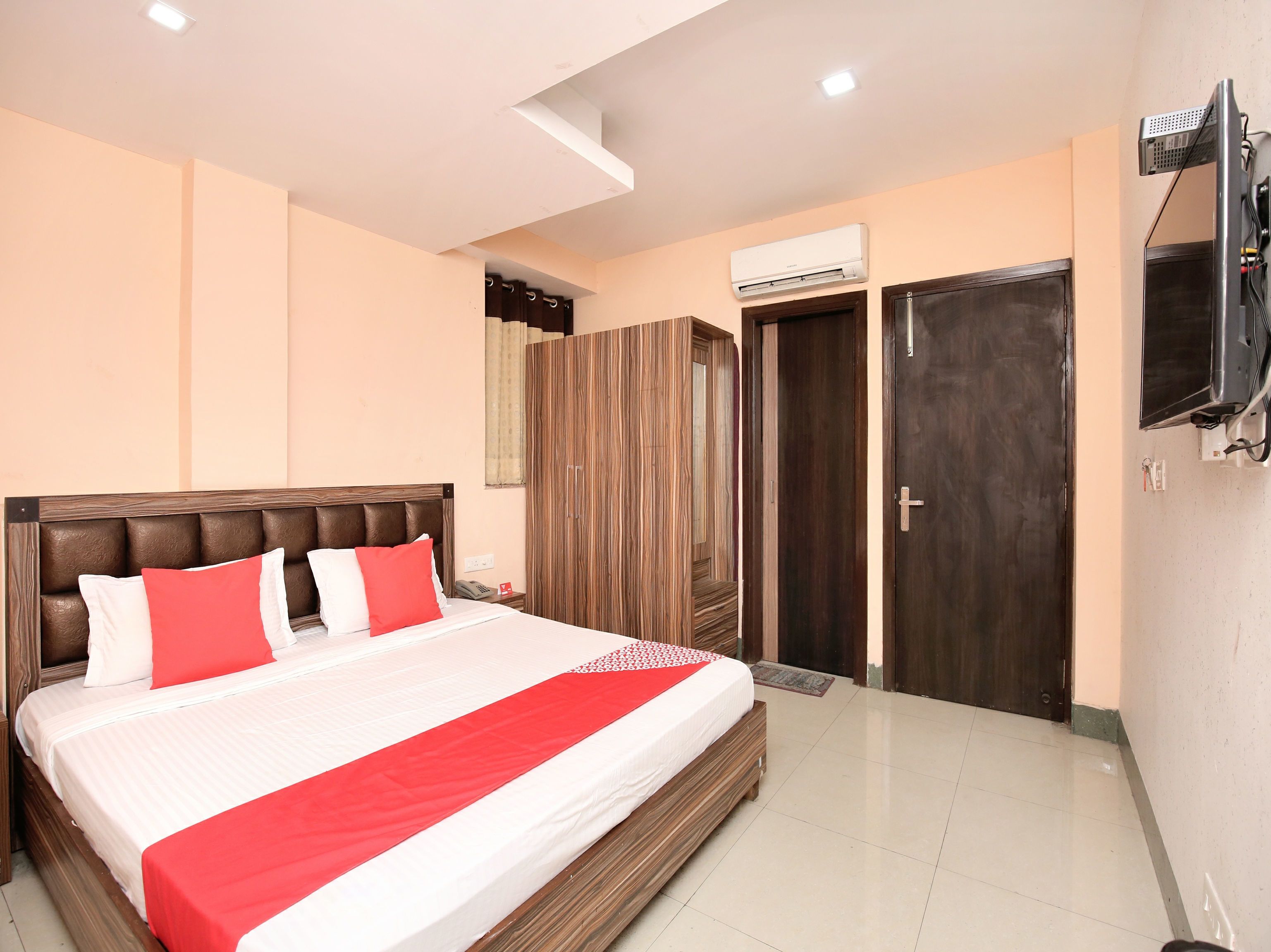 Hotel Ess Pee Grand by OYO