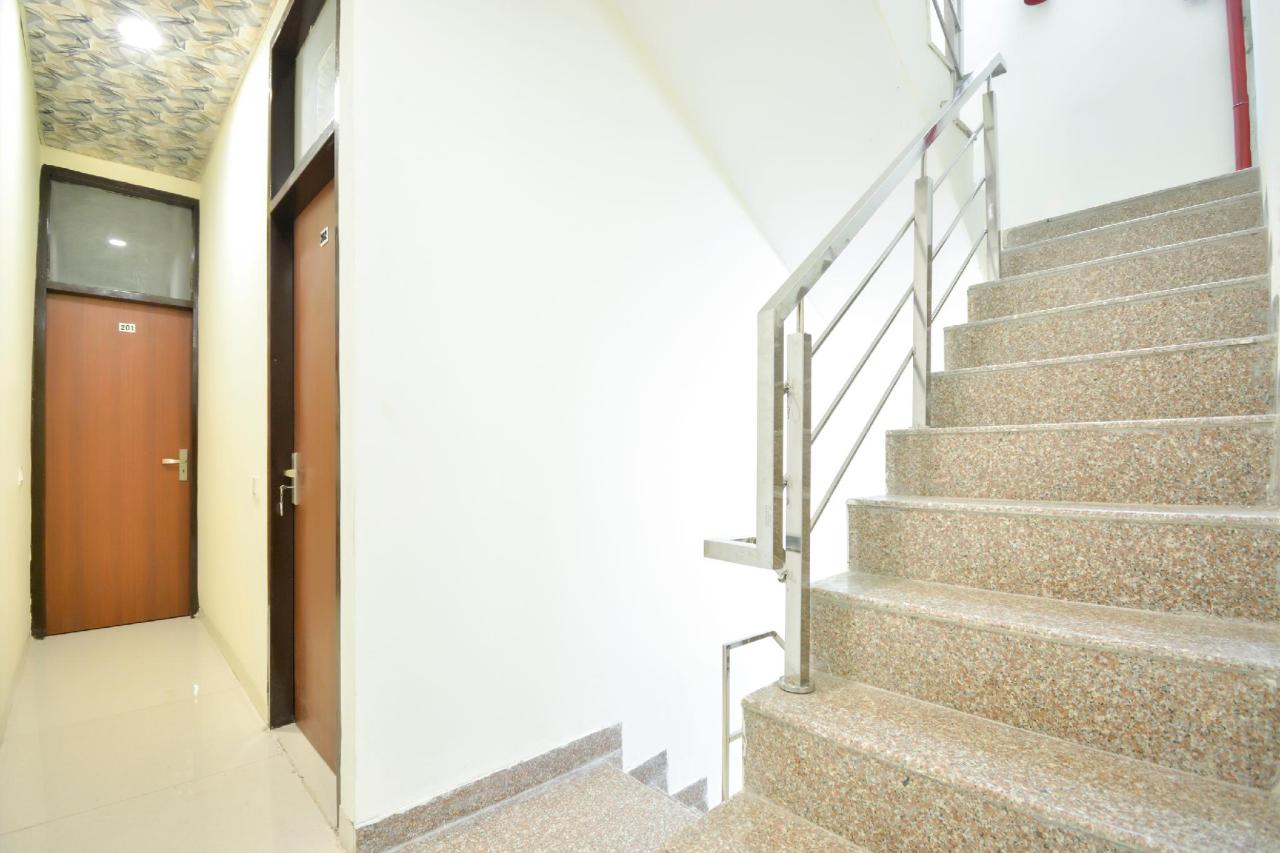 Hotel Gold by OYO Rooms