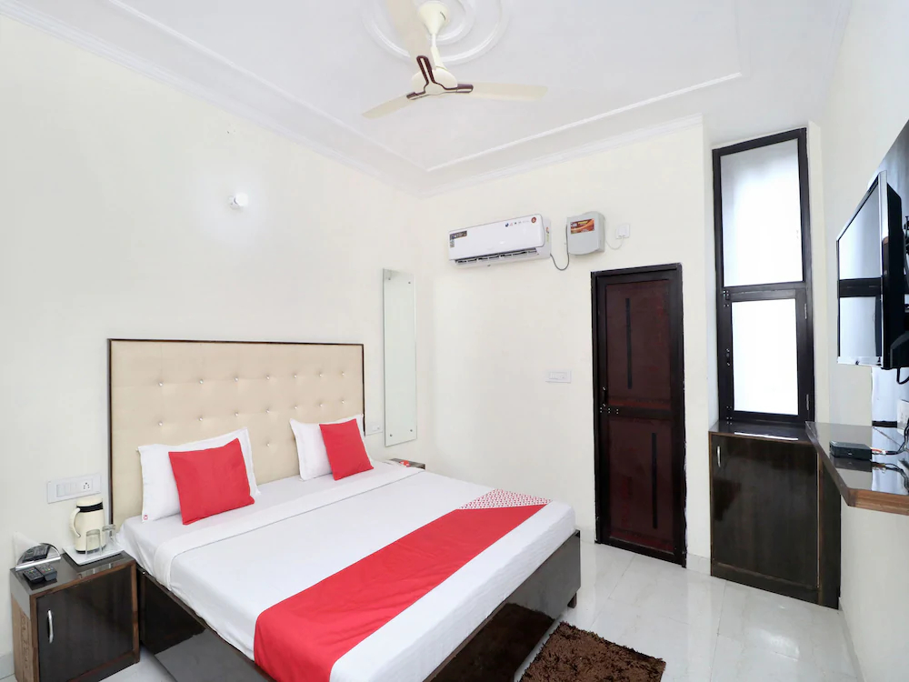 Hotel Golden View BY OYO Rooms