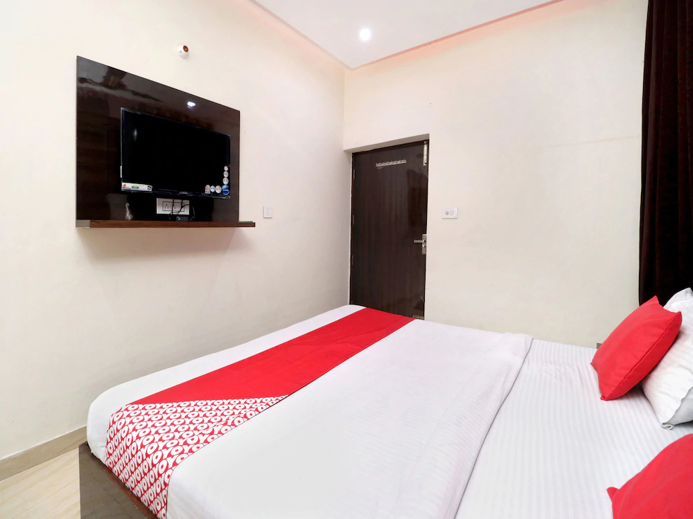 Hotel Golden View BY OYO Rooms