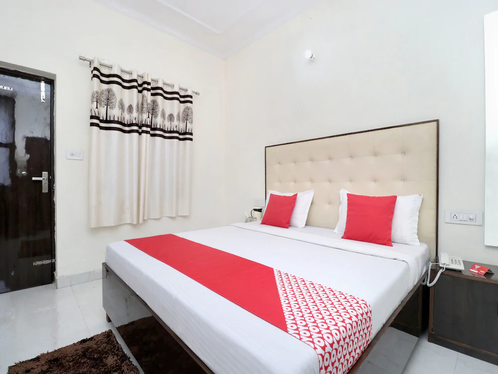 Hotel Golden View BY OYO Rooms