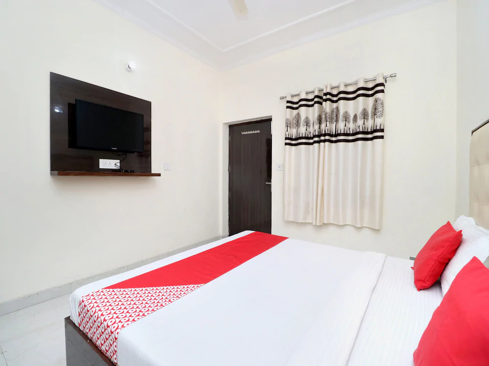 Hotel Golden View BY OYO Rooms