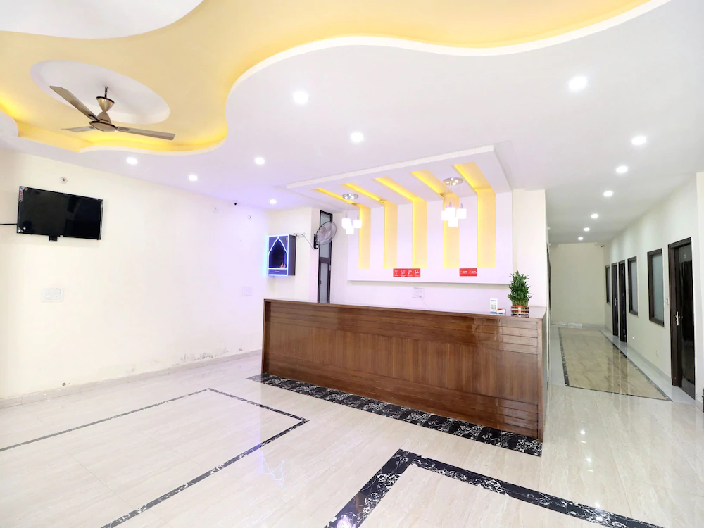 Hotel Golden View BY OYO Rooms