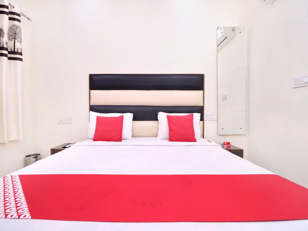 Hotel Golden View BY OYO Rooms