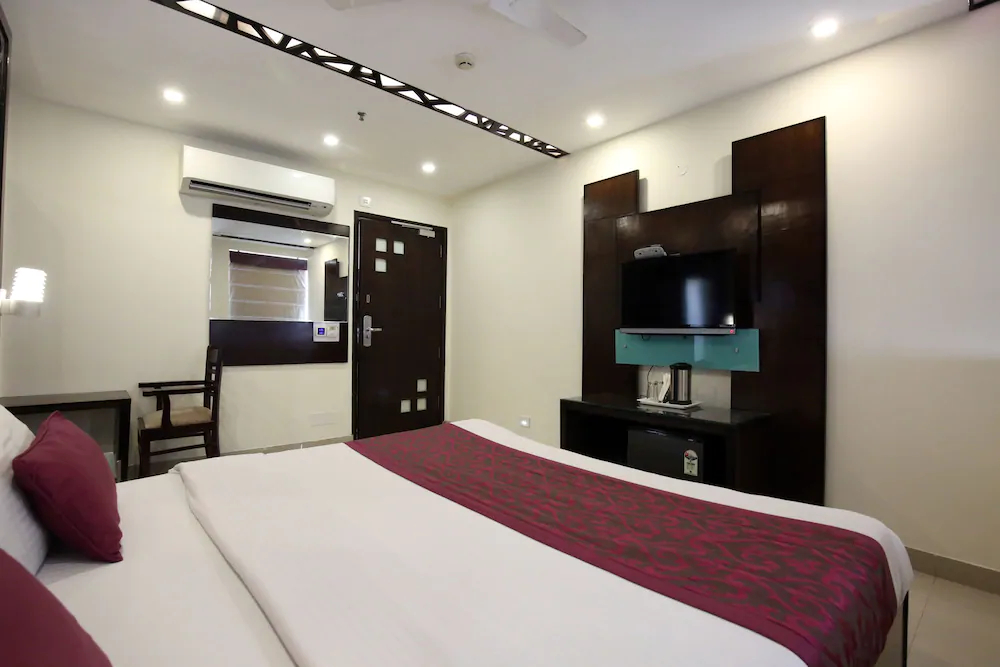 Hotel JH E18HTEEN