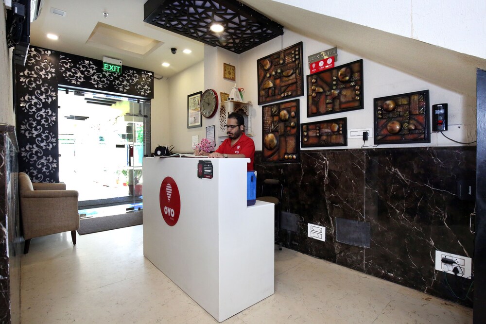 Hotel JH E18HTEEN