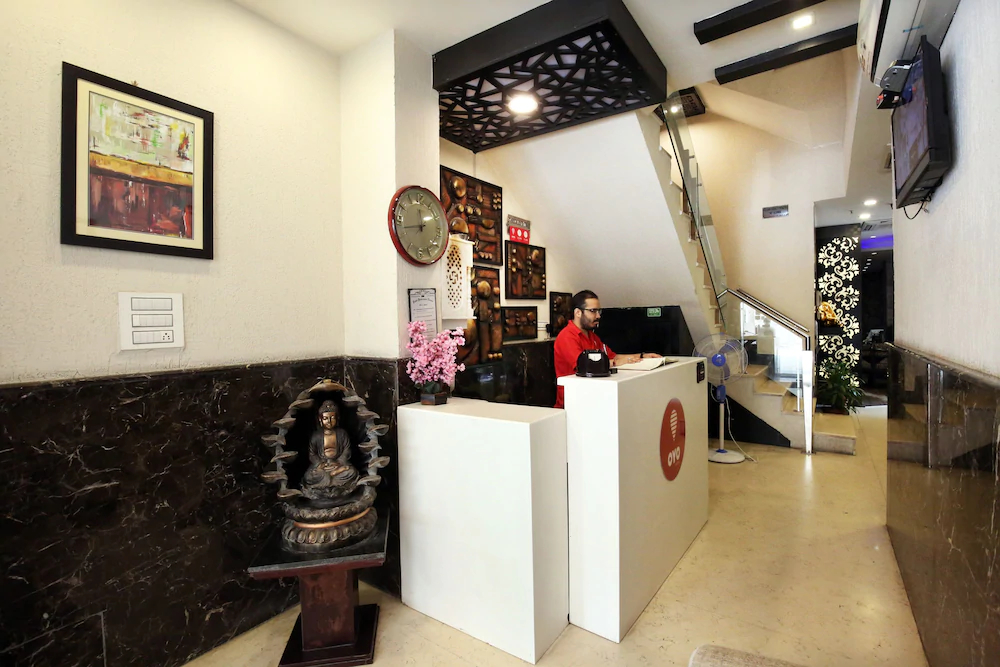 Hotel JH E18HTEEN
