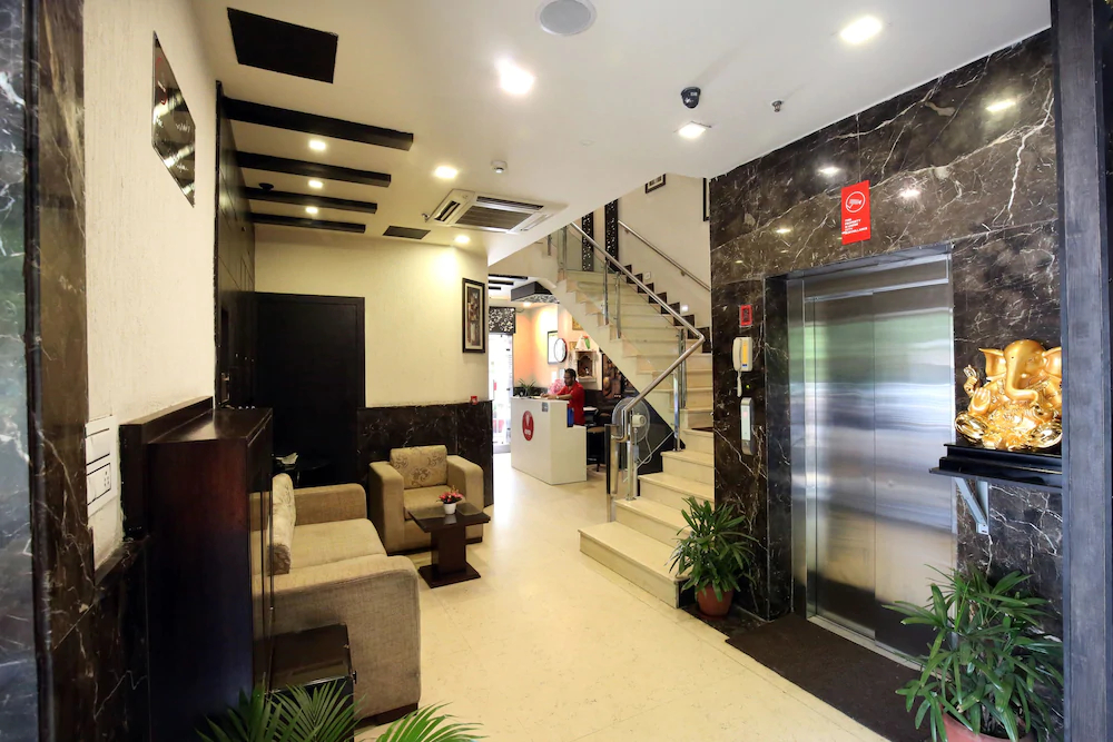 Hotel JH E18HTEEN