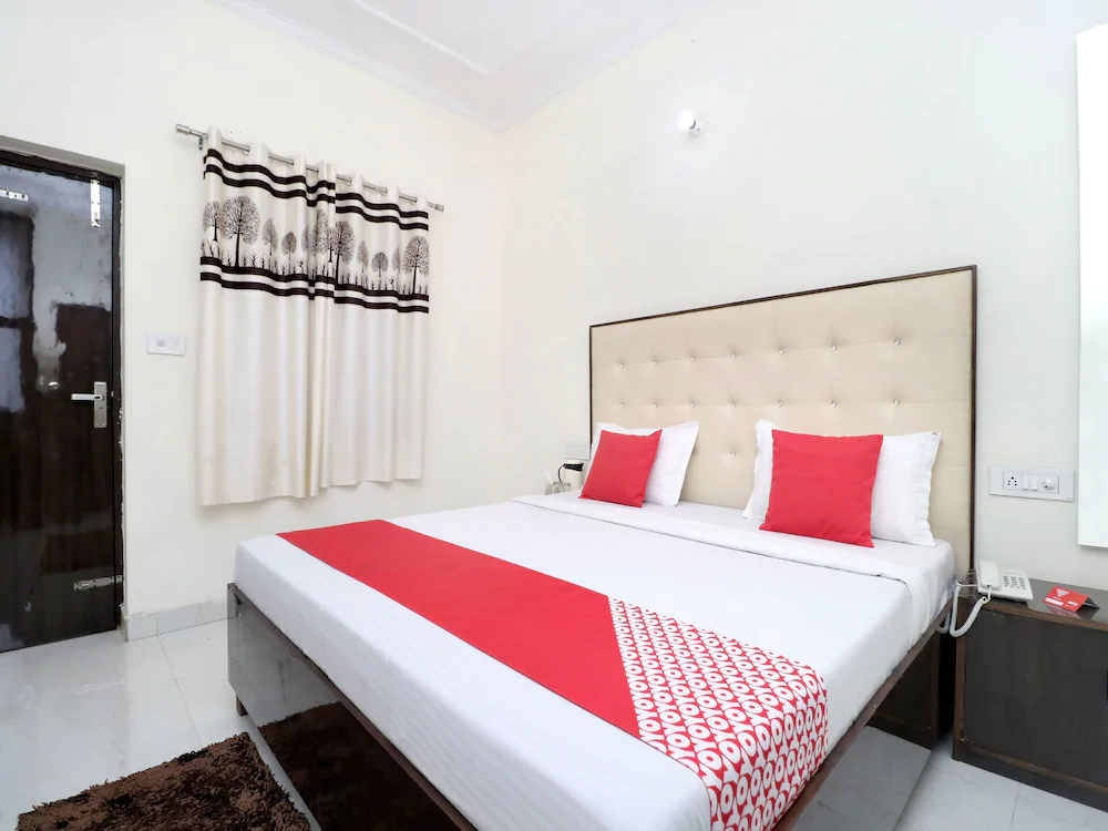 Hotel Kb Square by OYO Rooms