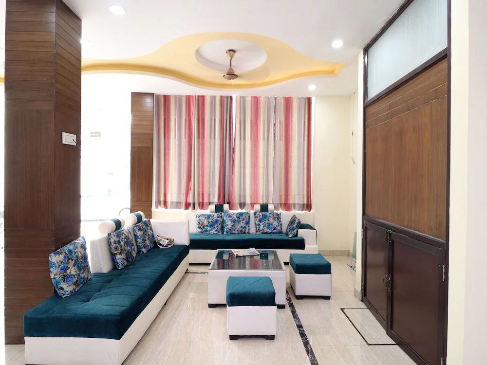 Hotel Kb Square by OYO Rooms