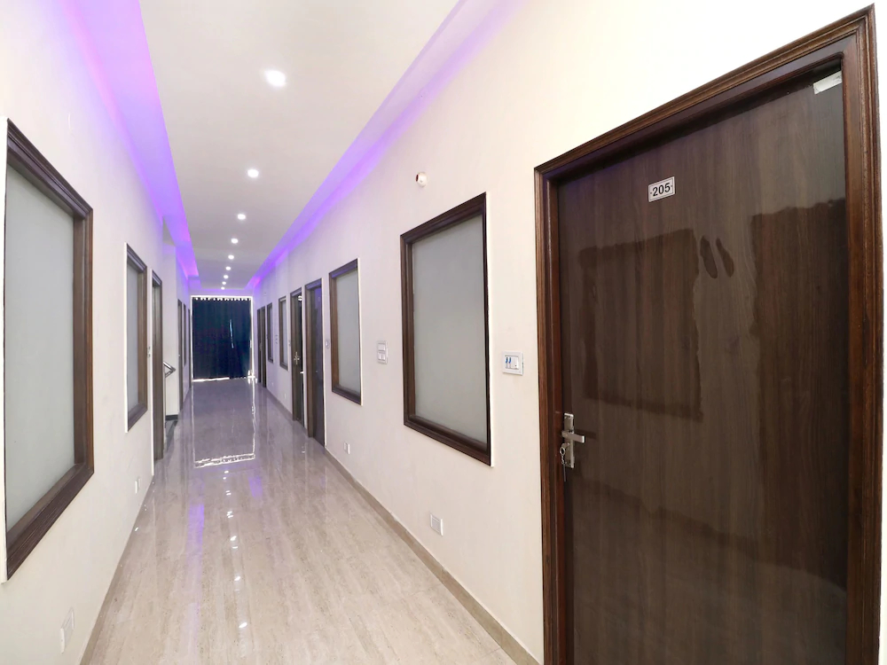 Hotel Kb Square by OYO Rooms