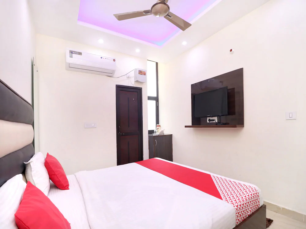 Hotel Kb Square by OYO Rooms
