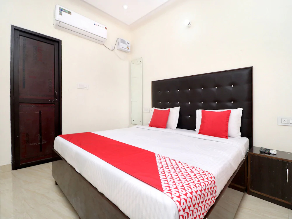 Hotel Kb Square by OYO Rooms