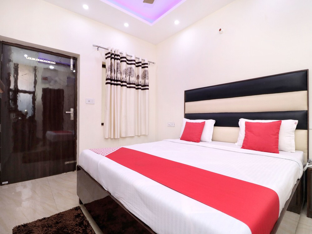 Hotel Kb Square by OYO Rooms