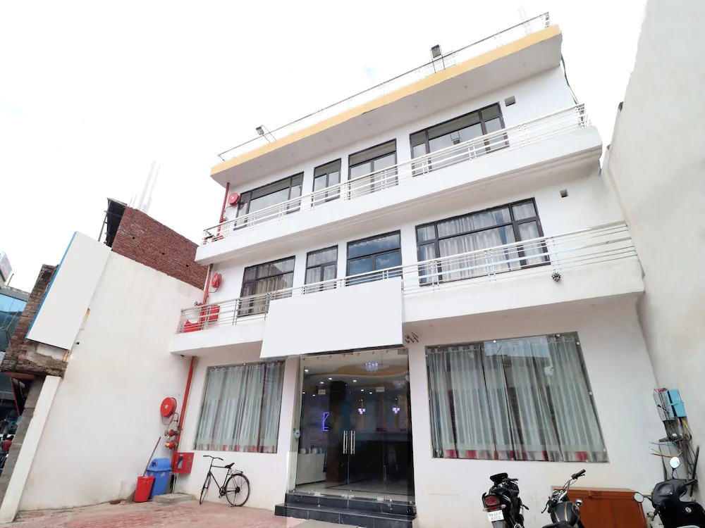 Hotel Kb Square by OYO Rooms
