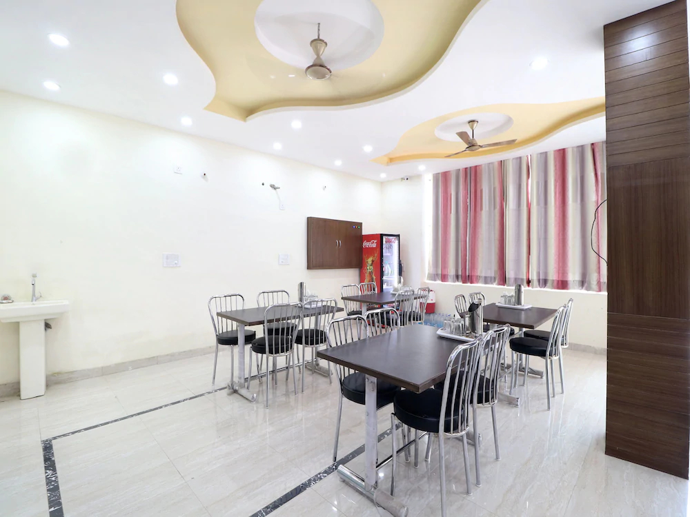 Hotel Kb Square by OYO Rooms