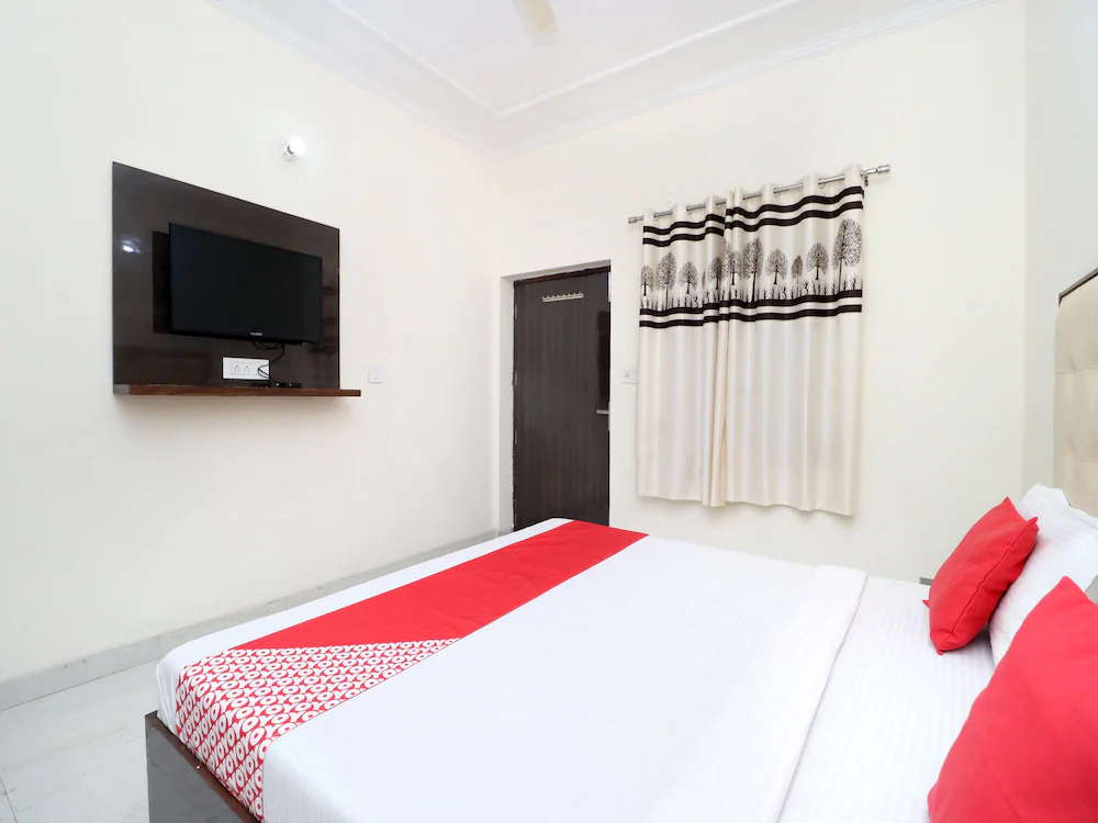 Hotel Kb Square by OYO Rooms