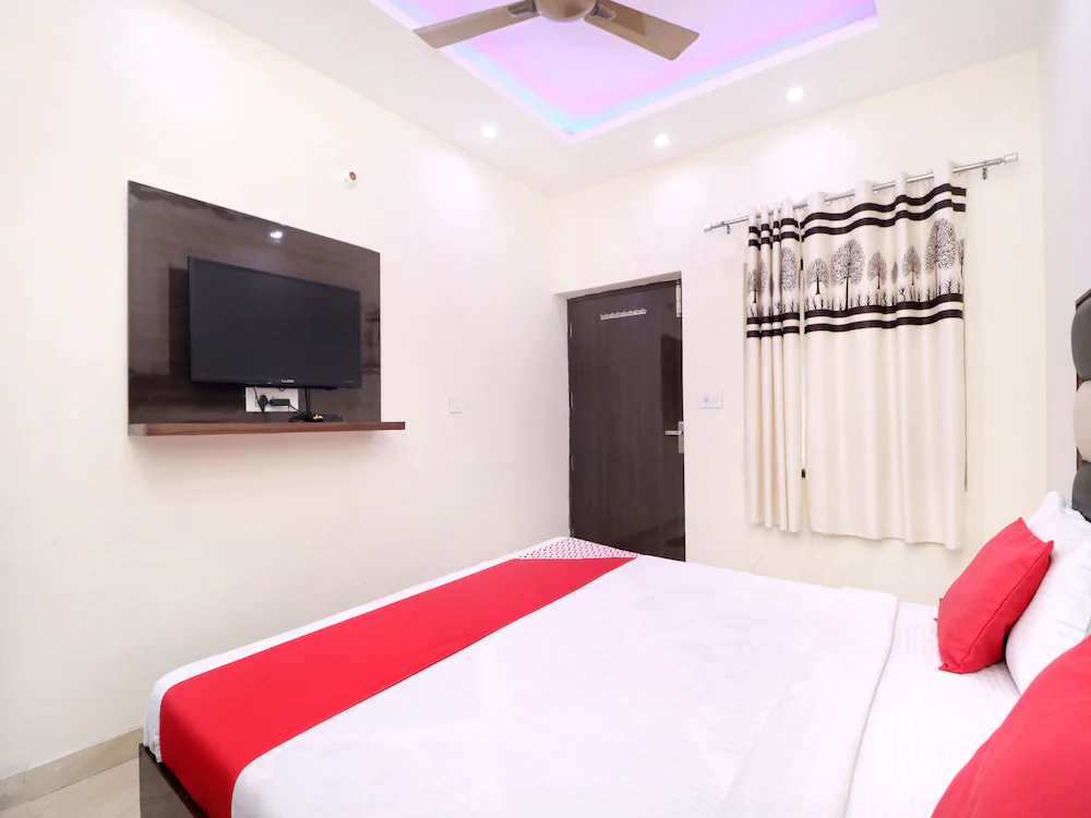 Hotel Kb Square by OYO Rooms