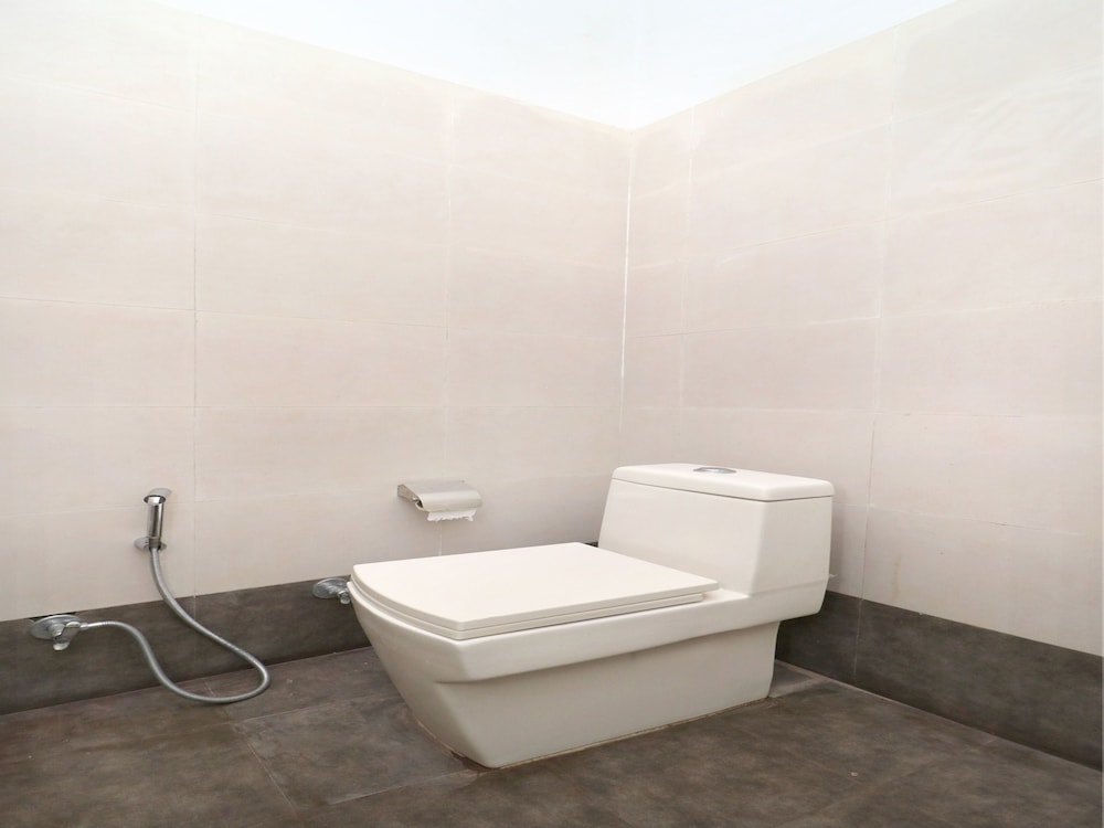 Hotel Kb Square by OYO Rooms