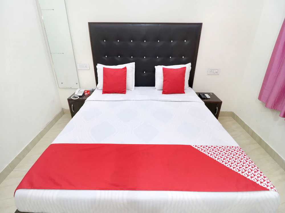 Hotel Kb Square by OYO Rooms