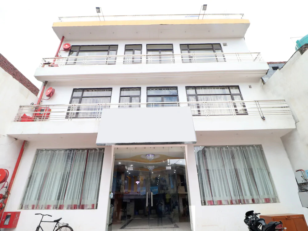 Hotel Kb Square by OYO Rooms
