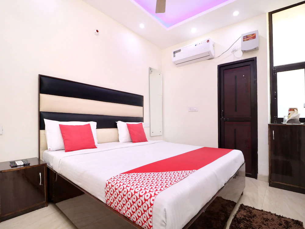 Hotel Kb Square by OYO Rooms
