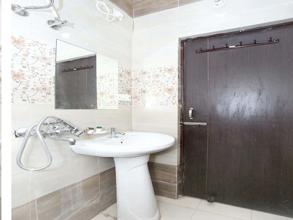 Hotel Noor by OYO Rooms