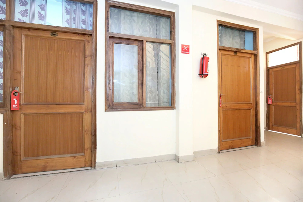 Hotel Paras By OYO Rooms