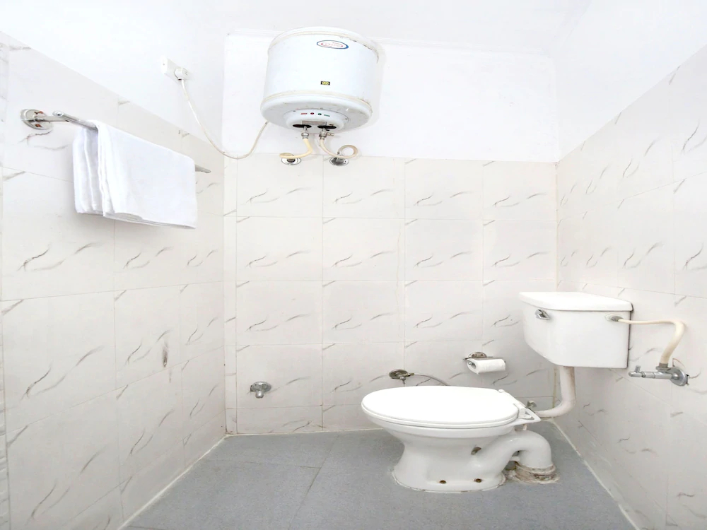 Hotel Paras By OYO Rooms