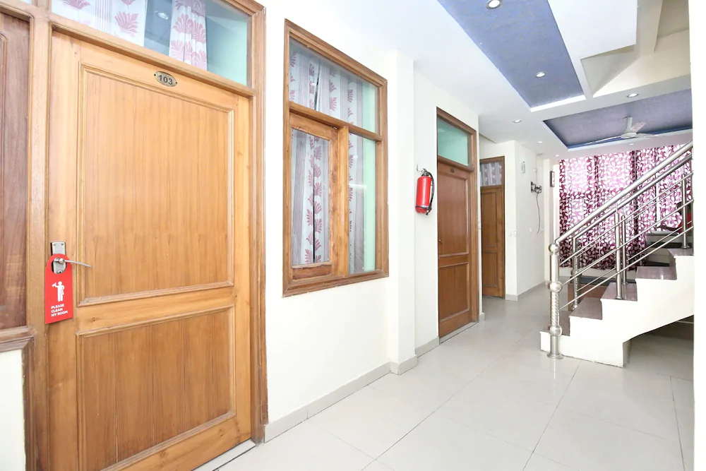 Hotel Paras By OYO Rooms