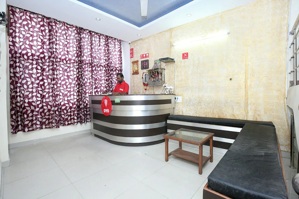 Hotel Paras By OYO Rooms