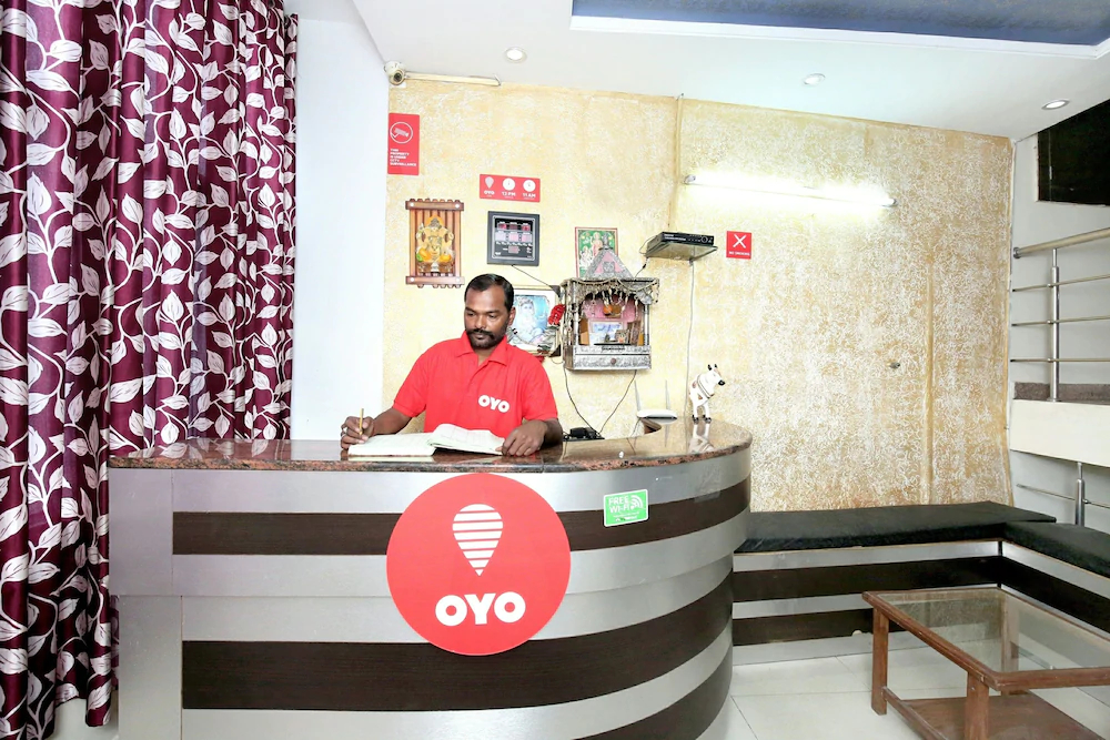 Hotel Paras By OYO Rooms
